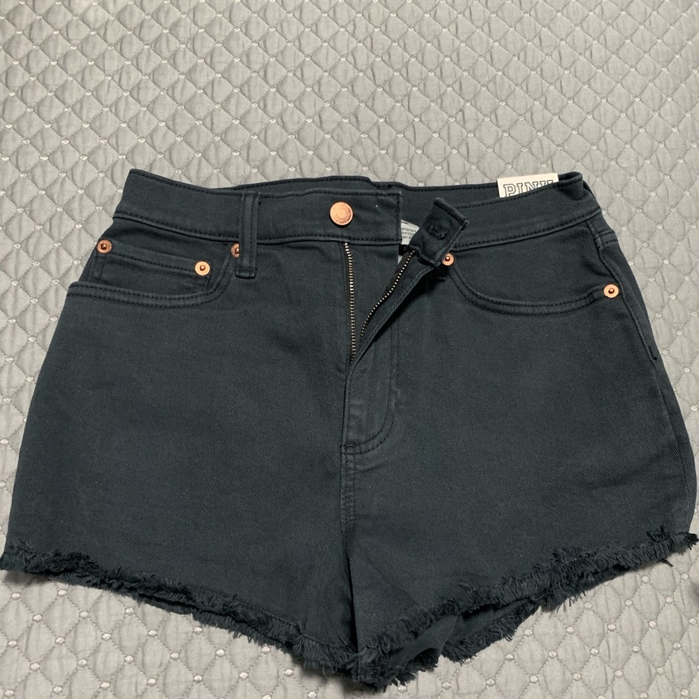 High waisted cut off shorts ✨✨✨